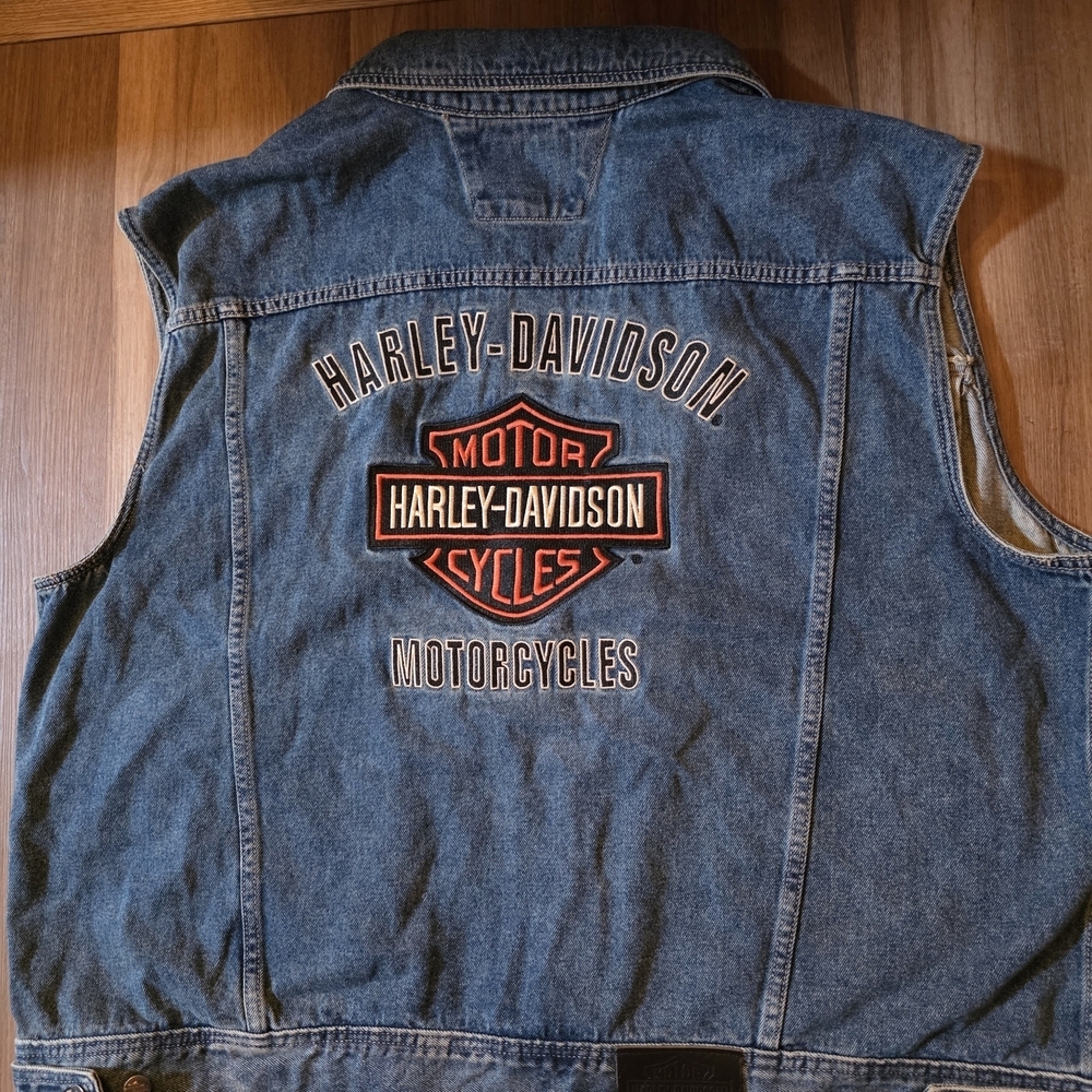 Harley-Davidson Classic Blue Denim Vest - Picture 3 of 16